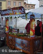 Z DĚNÍ VE MĚSTĚ